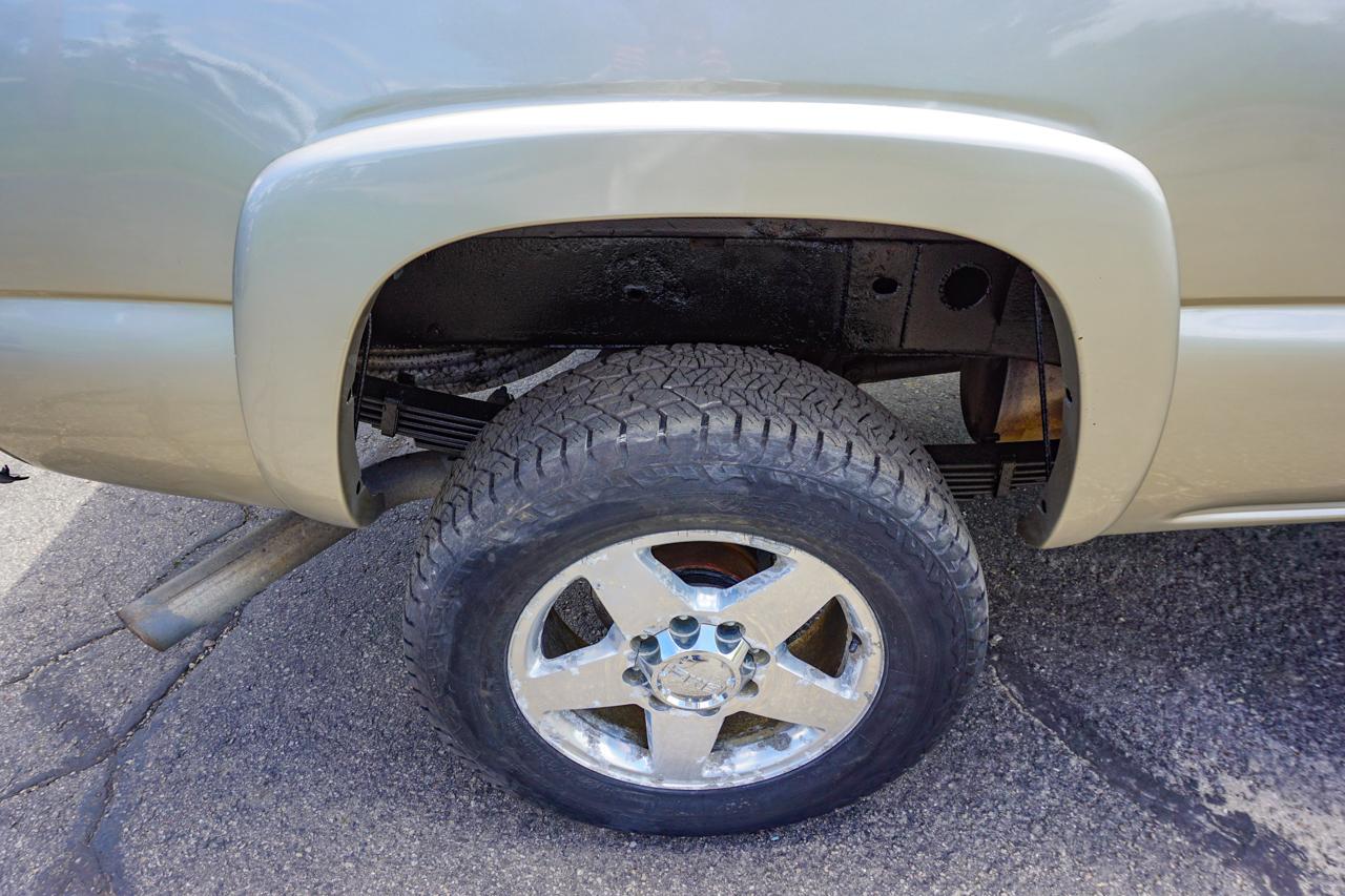GMC Sierra 2500HD Ext Cab 143.5" WB 4WD SLT 2005