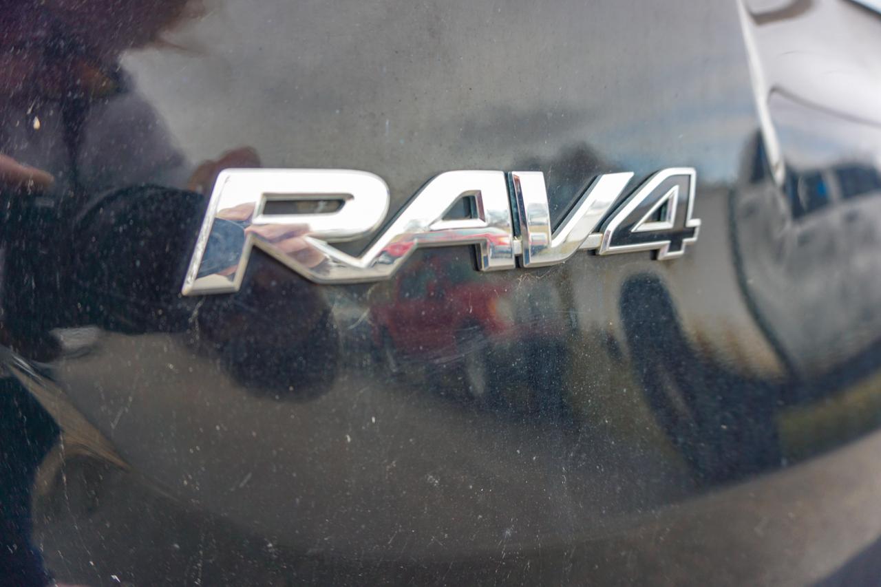 Toyota RAV4 AWD 4dr LE (Natl) 2015