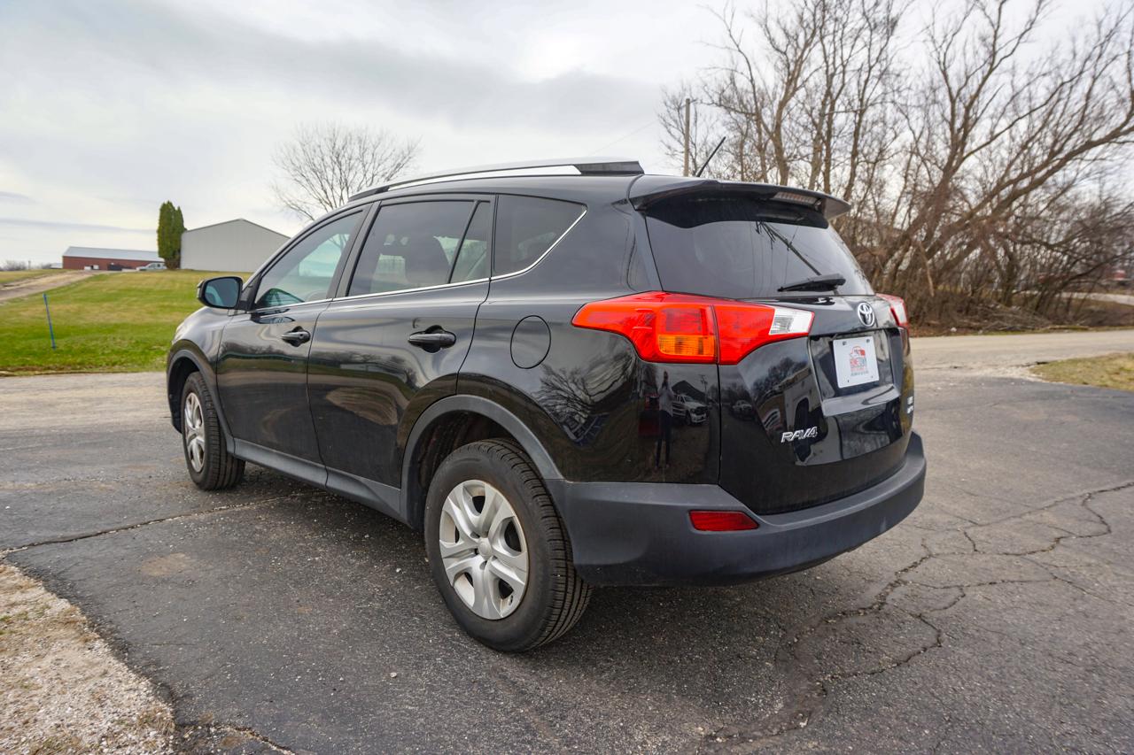 Toyota RAV4 AWD 4dr LE (Natl) 2015