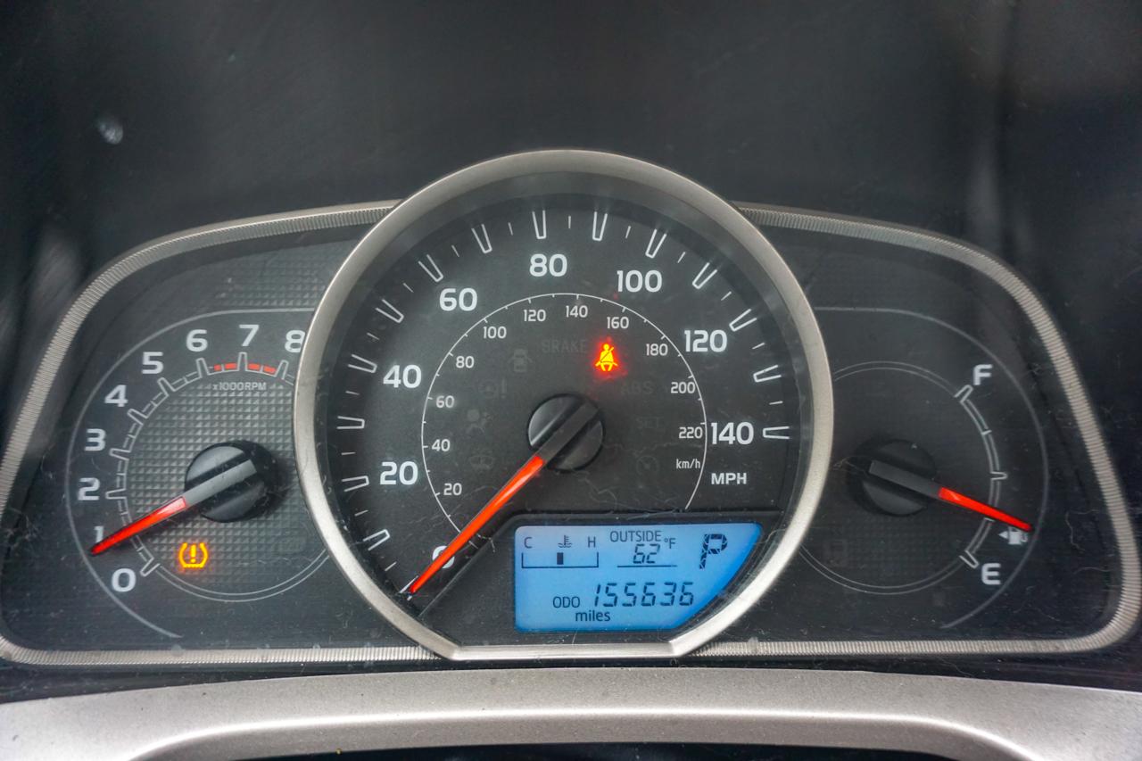 Toyota RAV4 AWD 4dr LE (Natl) 2015