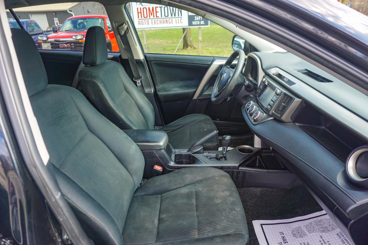 Toyota RAV4 AWD 4dr LE (Natl) 2015