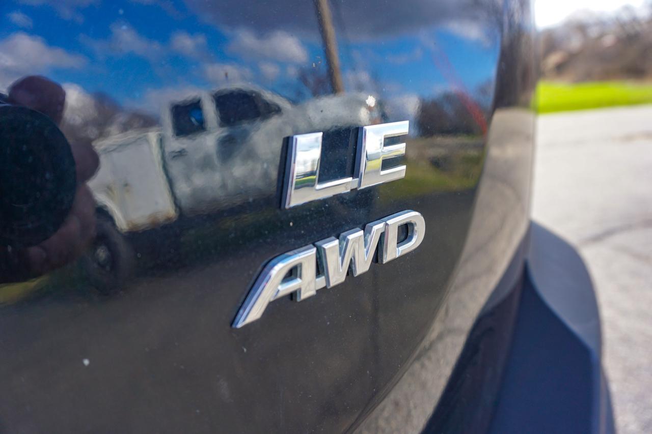Toyota RAV4 AWD 4dr LE (Natl) 2015