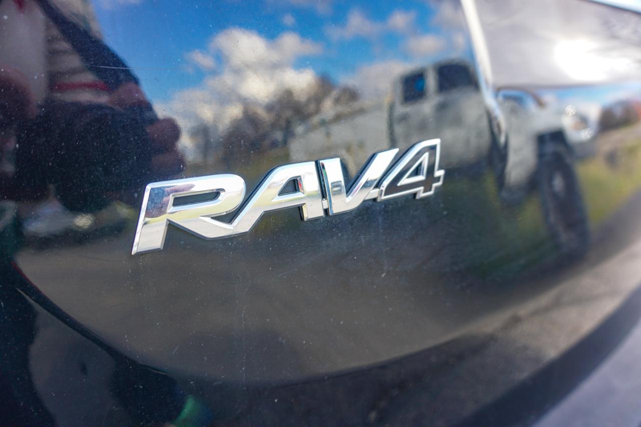 Toyota RAV4 AWD 4dr LE (Natl) 2015