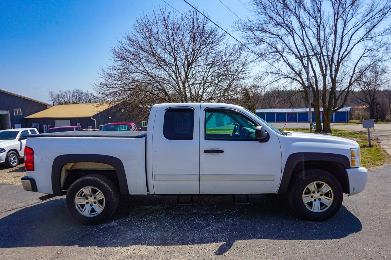 Chevrolet Silverado 1500 4WD Ext Cab 134.0" LT *Ltd Avail* 2009