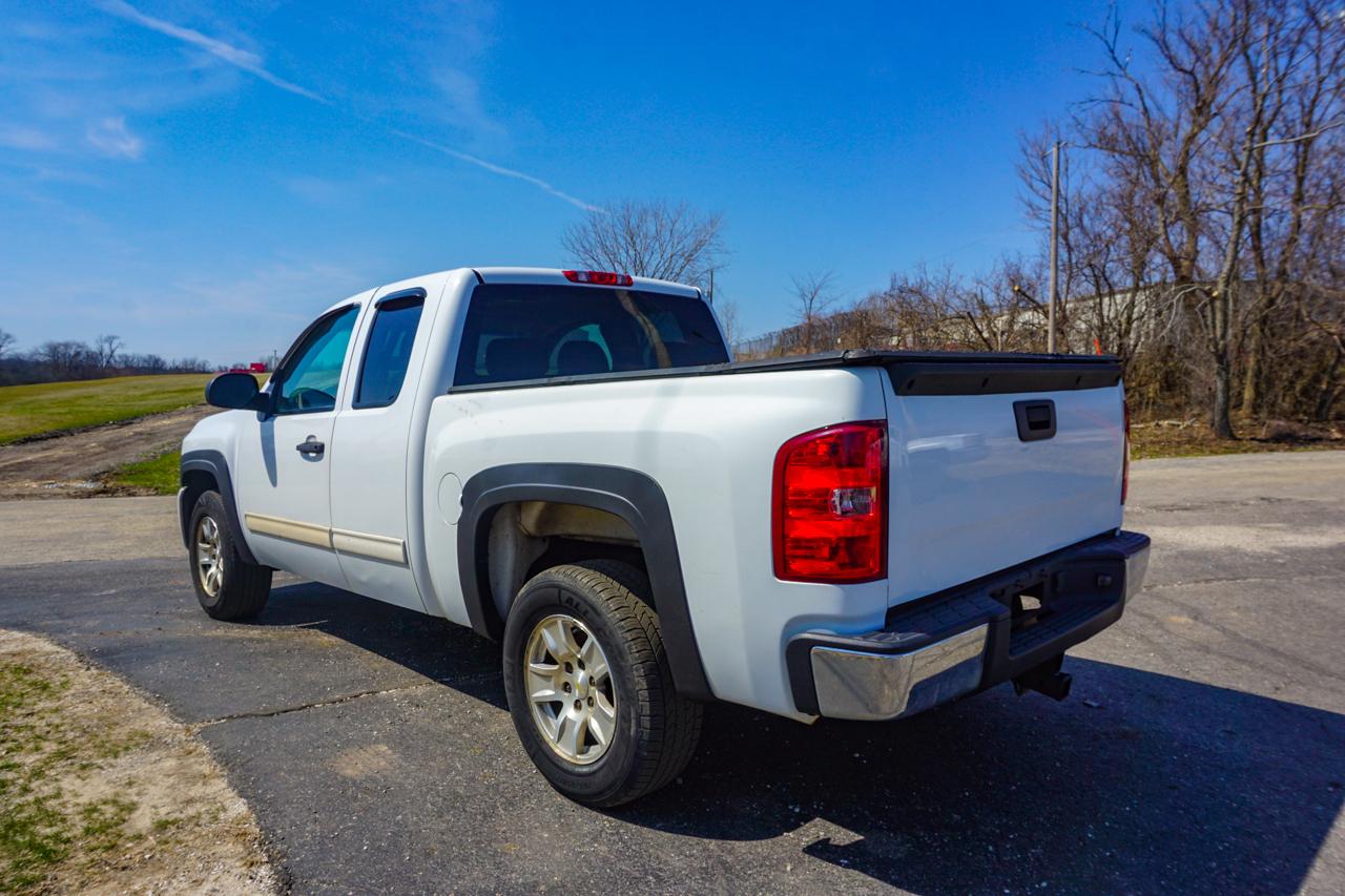 Chevrolet Silverado 1500 4WD Ext Cab 134.0" LT *Ltd Avail* 2009