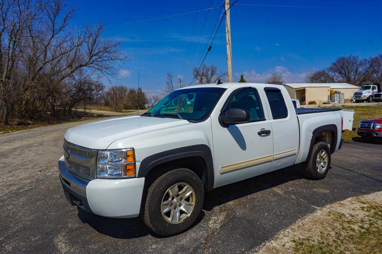 Chevrolet Silverado 1500 4WD Ext Cab 134.0" LT *Ltd Avail* 2009