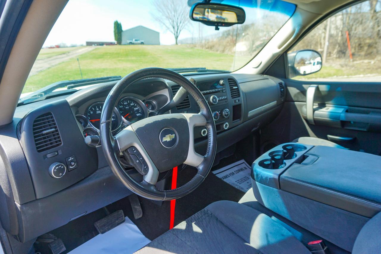 Chevrolet Silverado 1500 4WD Ext Cab 134.0" LT *Ltd Avail* 2009