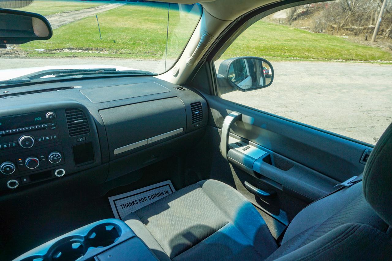 Chevrolet Silverado 1500 4WD Ext Cab 134.0" LT *Ltd Avail* 2009