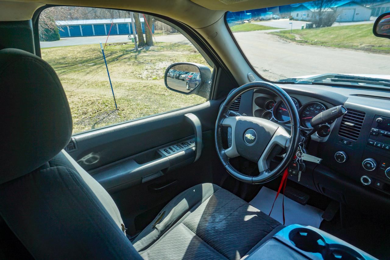 Chevrolet Silverado 1500 4WD Ext Cab 134.0" LT *Ltd Avail* 2009