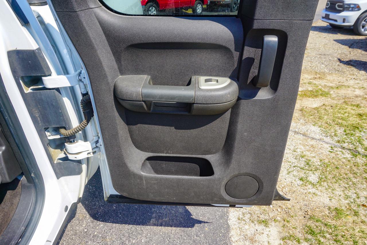 Chevrolet Silverado 1500 4WD Ext Cab 134.0" LT *Ltd Avail* 2009