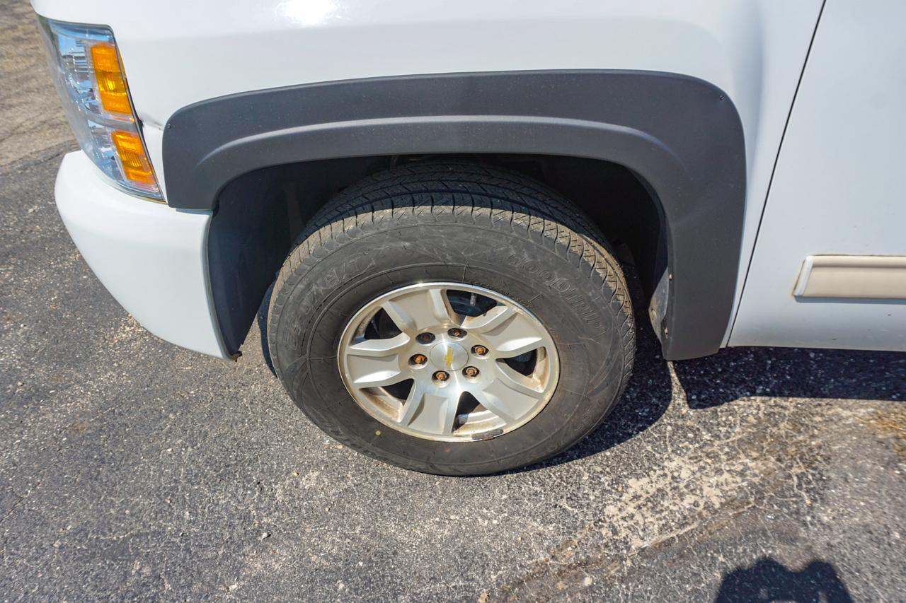 Chevrolet Silverado 1500 4WD Ext Cab 134.0" LT *Ltd Avail* 2009