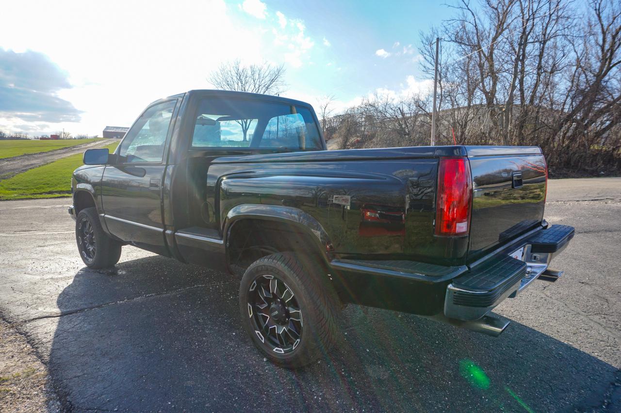 Chevrolet 1/2 Ton Pickups Fleetside 117.5" WB 4WD 1988