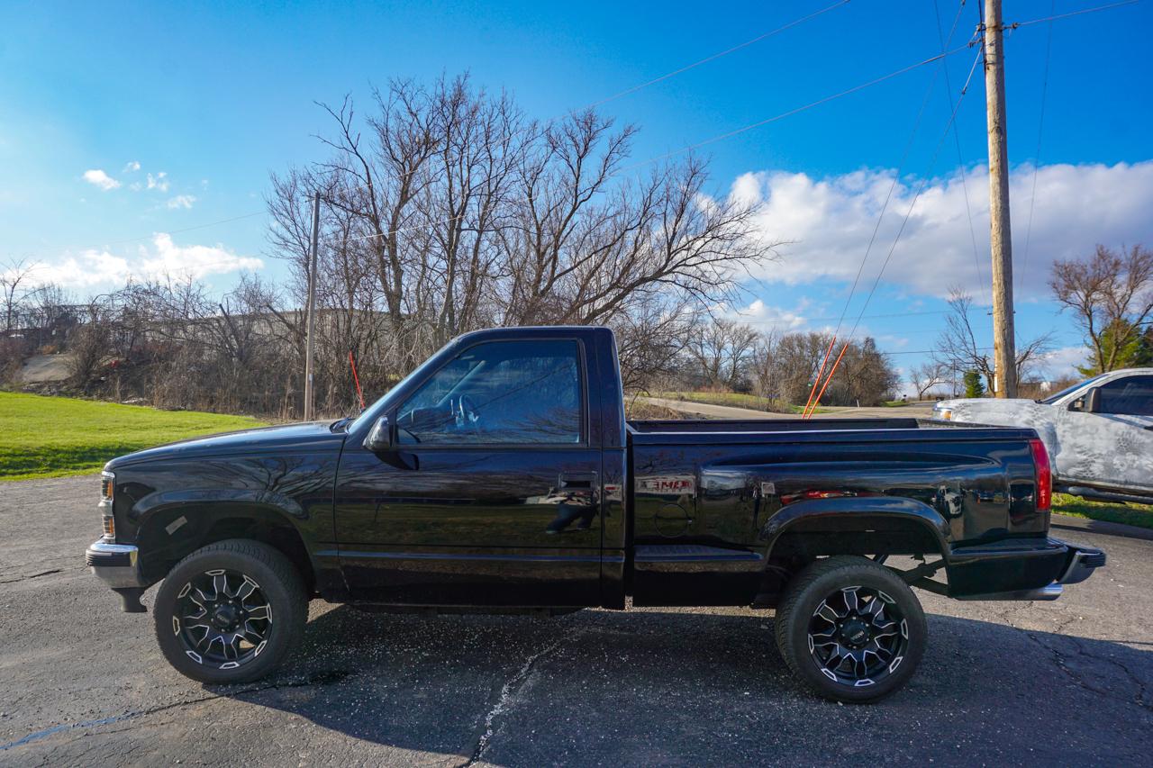 Chevrolet 1/2 Ton Pickups Fleetside 117.5" WB 4WD 1988
