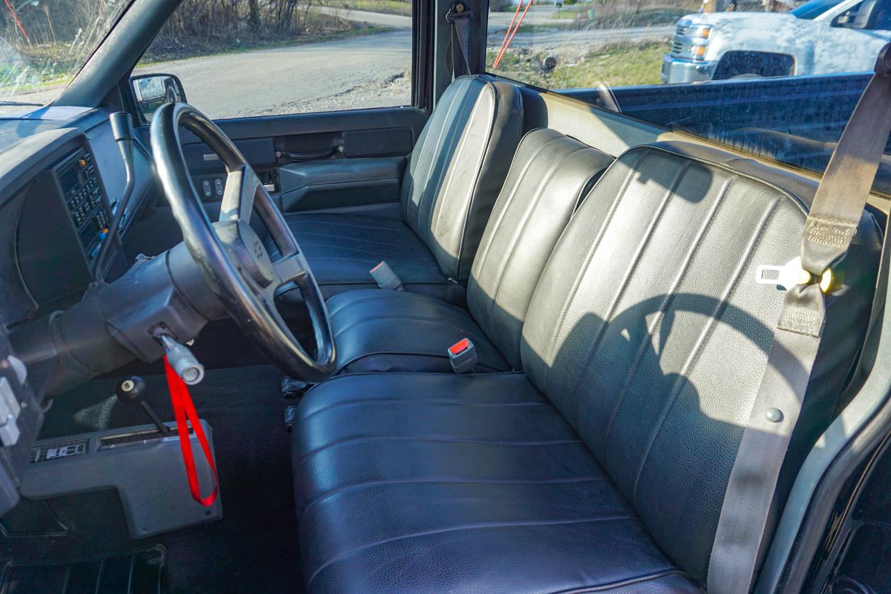 Chevrolet 1/2 Ton Pickups Fleetside 117.5" WB 4WD 1988