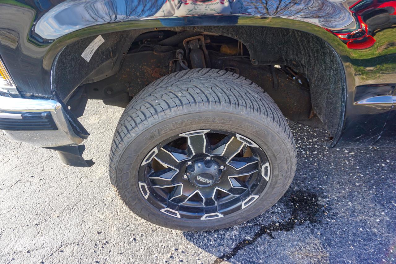 Chevrolet 1/2 Ton Pickups Fleetside 117.5" WB 4WD 1988