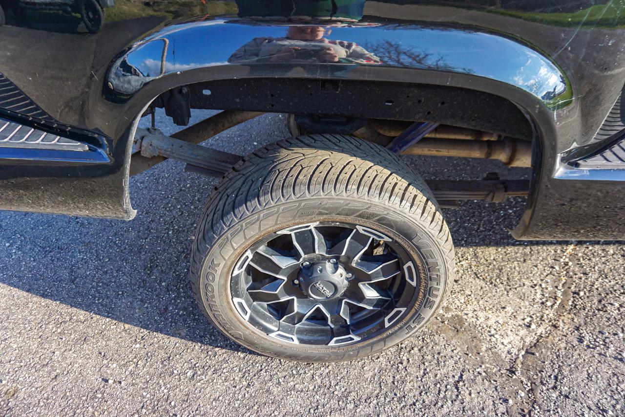 Chevrolet 1/2 Ton Pickups Fleetside 117.5" WB 4WD 1988