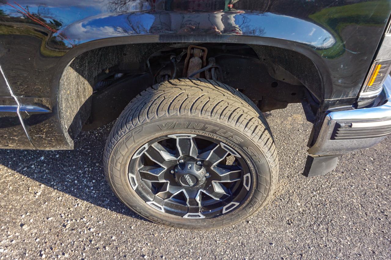 Chevrolet 1/2 Ton Pickups Fleetside 117.5" WB 4WD 1988