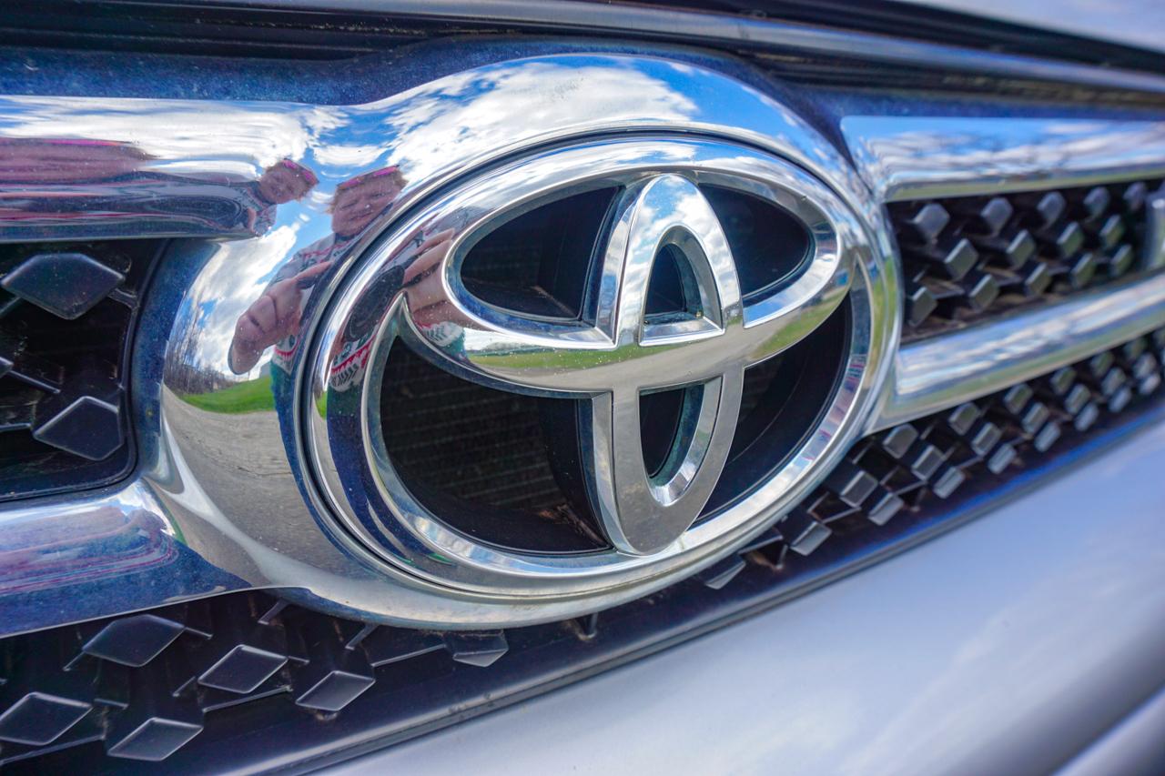 Toyota RAV4 4WD 4dr V6 5-Spd AT Ltd (Natl) 2008