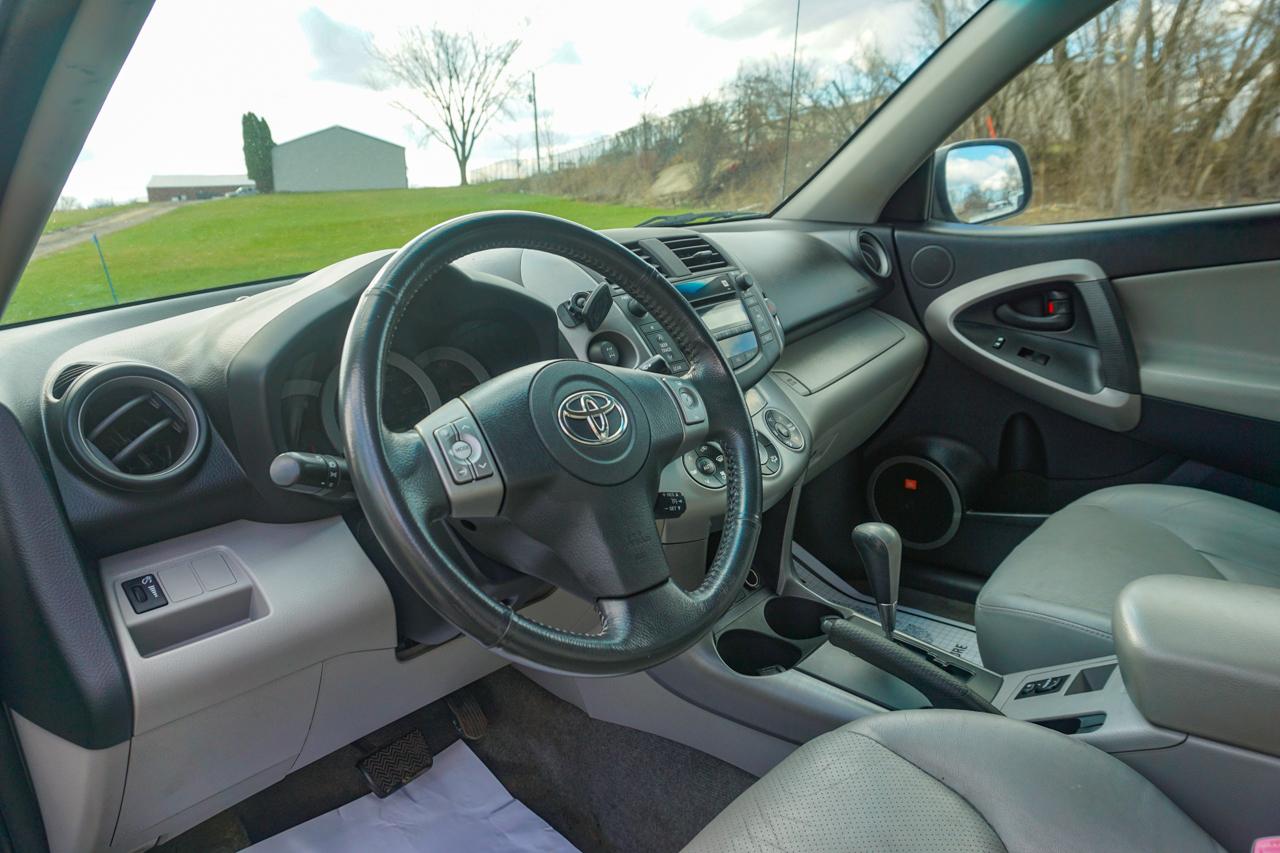 Toyota RAV4 4WD 4dr V6 5-Spd AT Ltd (Natl) 2008