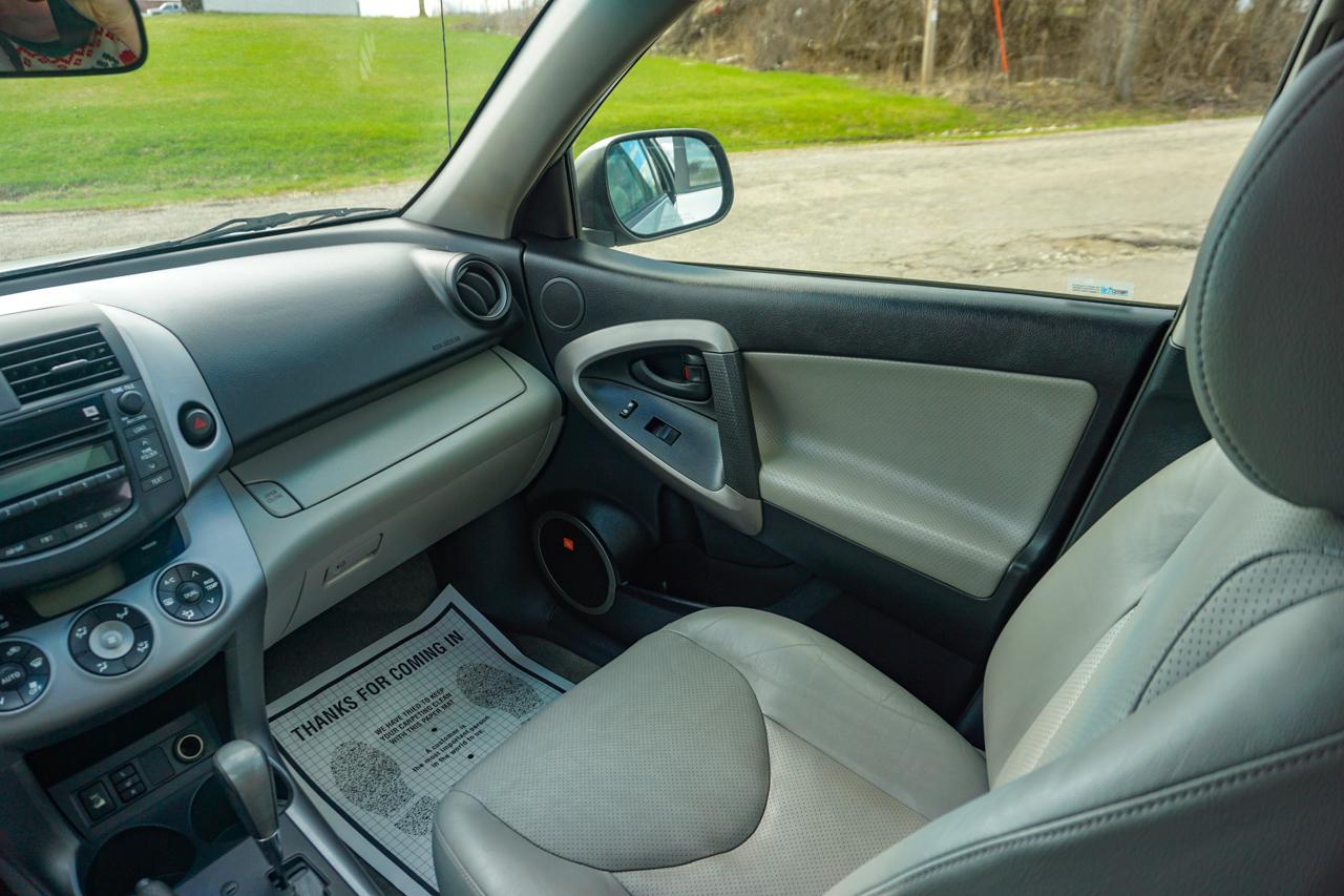 Toyota RAV4 4WD 4dr V6 5-Spd AT Ltd (Natl) 2008