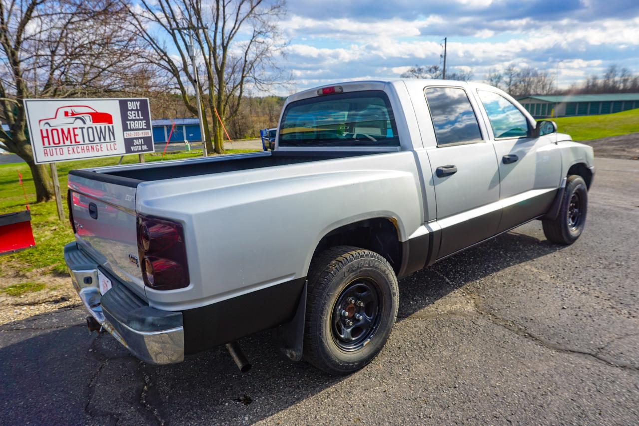 Dodge Dakota 2dr Club Cab 131" WB 4WD ST 2005