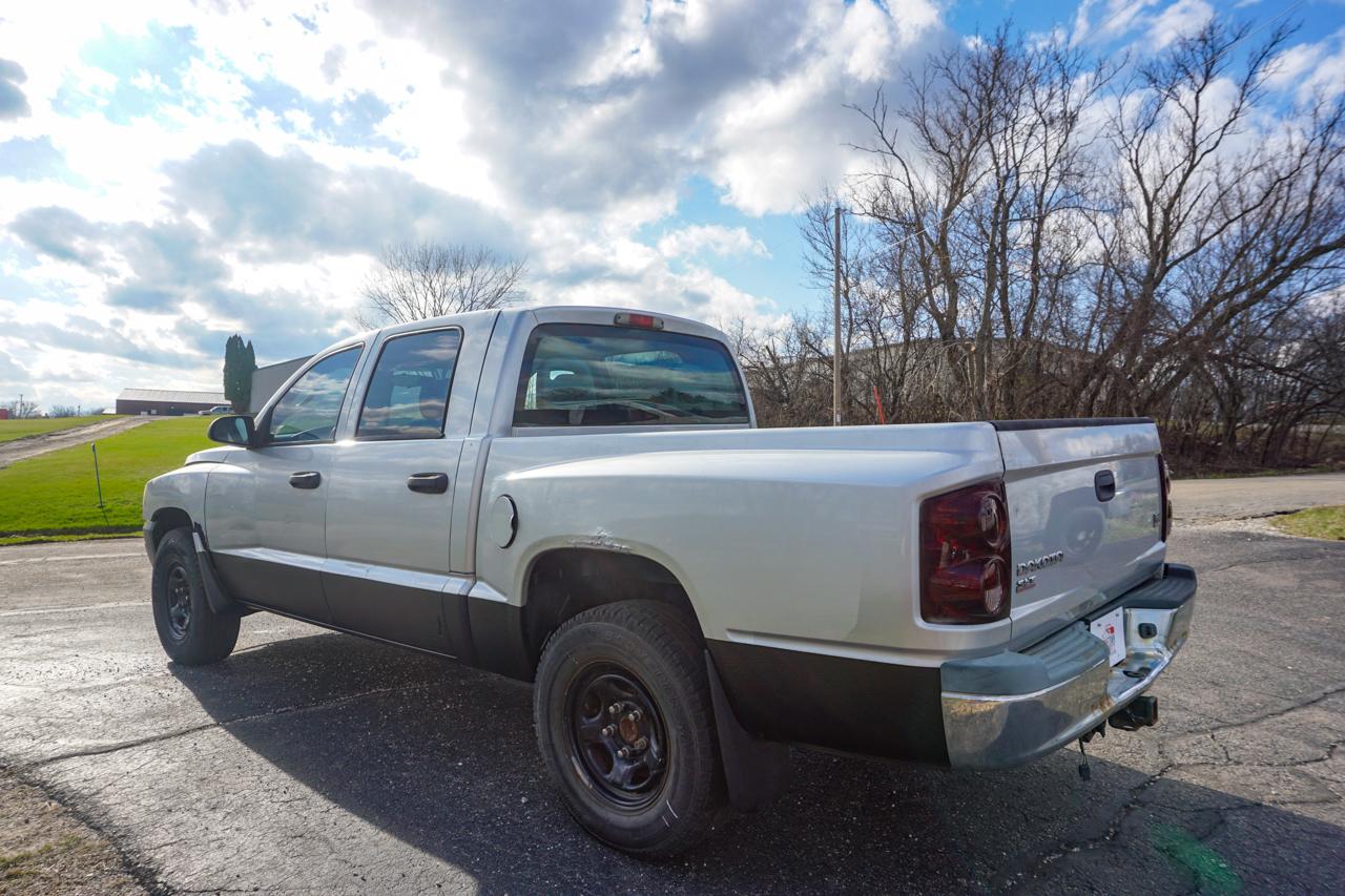 Dodge Dakota 2dr Club Cab 131" WB 4WD ST 2005