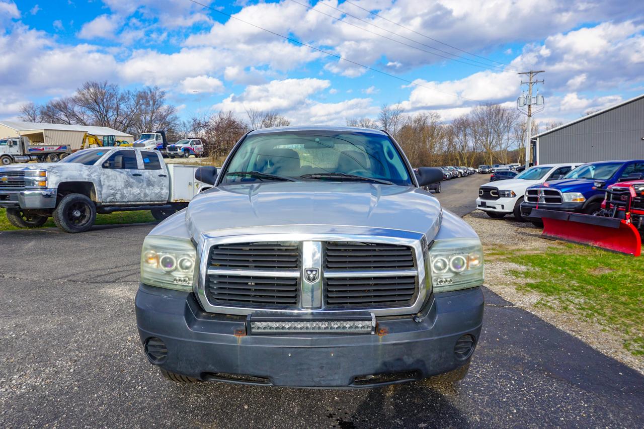 Dodge Dakota 2dr Club Cab 131" WB 4WD ST 2005