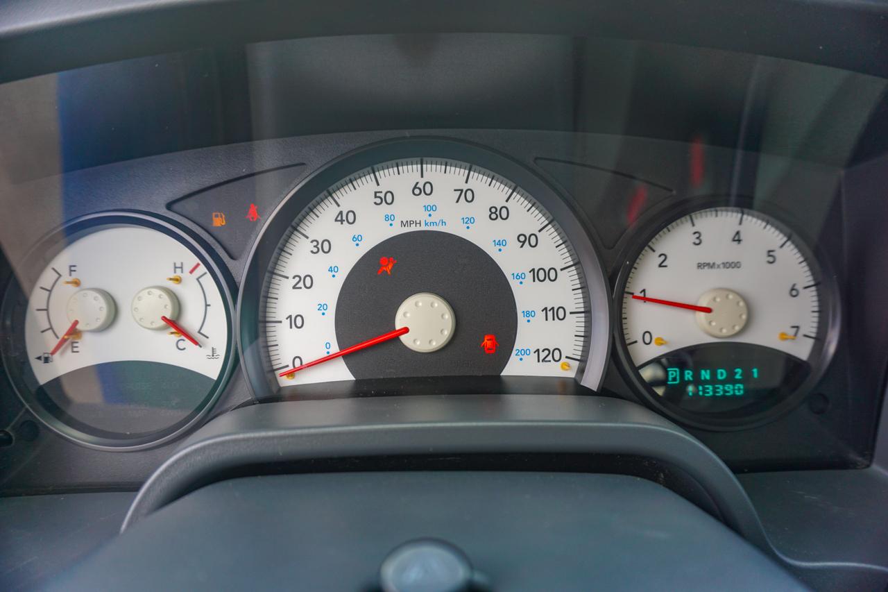 Dodge Dakota 2dr Club Cab 131" WB 4WD ST 2005