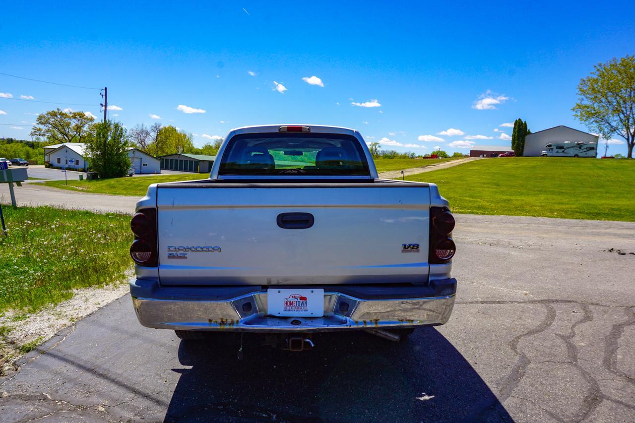 Dodge Dakota 2dr Club Cab 131" WB 4WD ST 2005