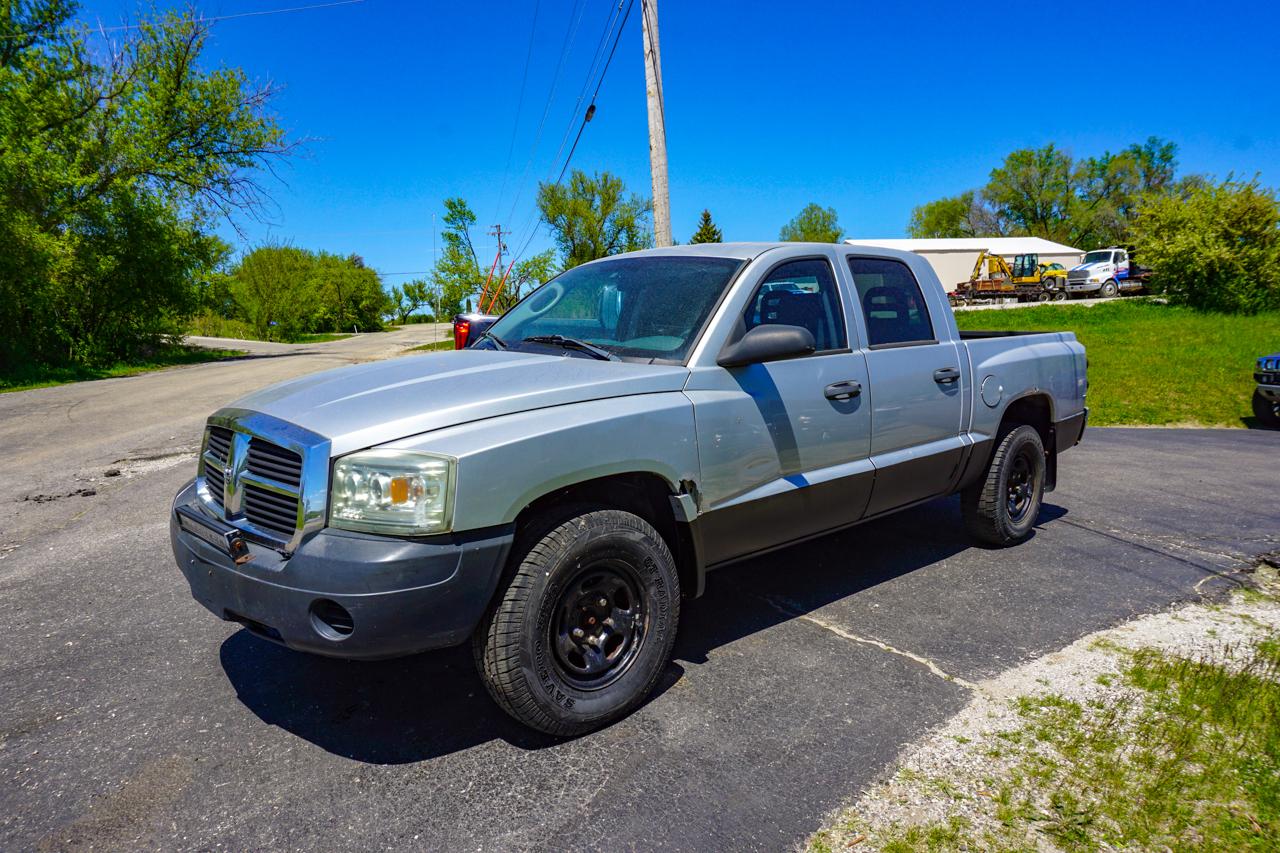Dodge Dakota 2dr Club Cab 131" WB 4WD ST 2005