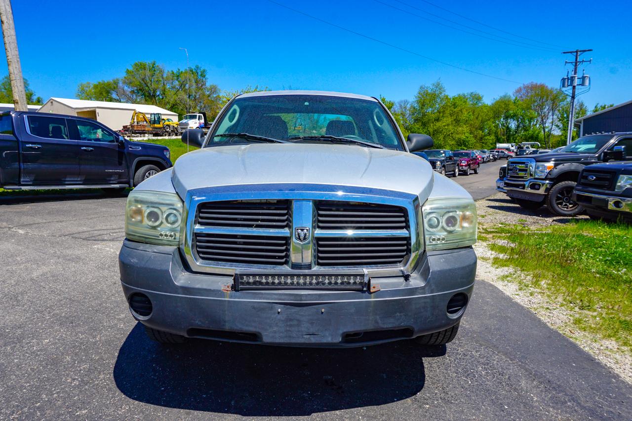 Dodge Dakota 2dr Club Cab 131" WB 4WD ST 2005