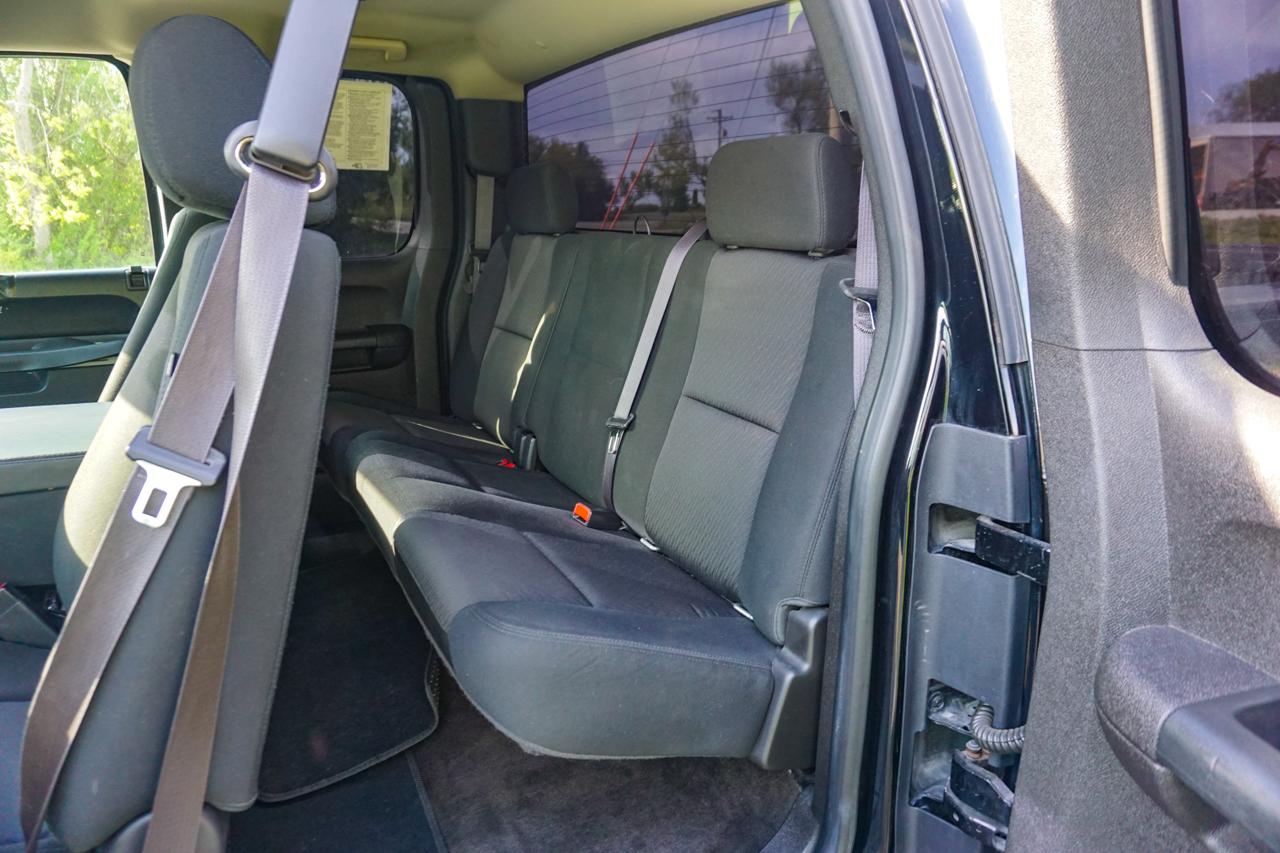 Chevrolet Silverado 1500 4WD Ext Cab 143.5" LT 2013