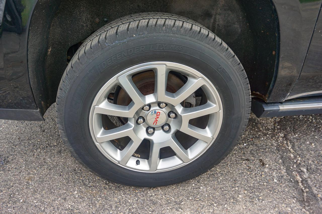 GMC Yukon XL 4WD 4dr Denali 2015