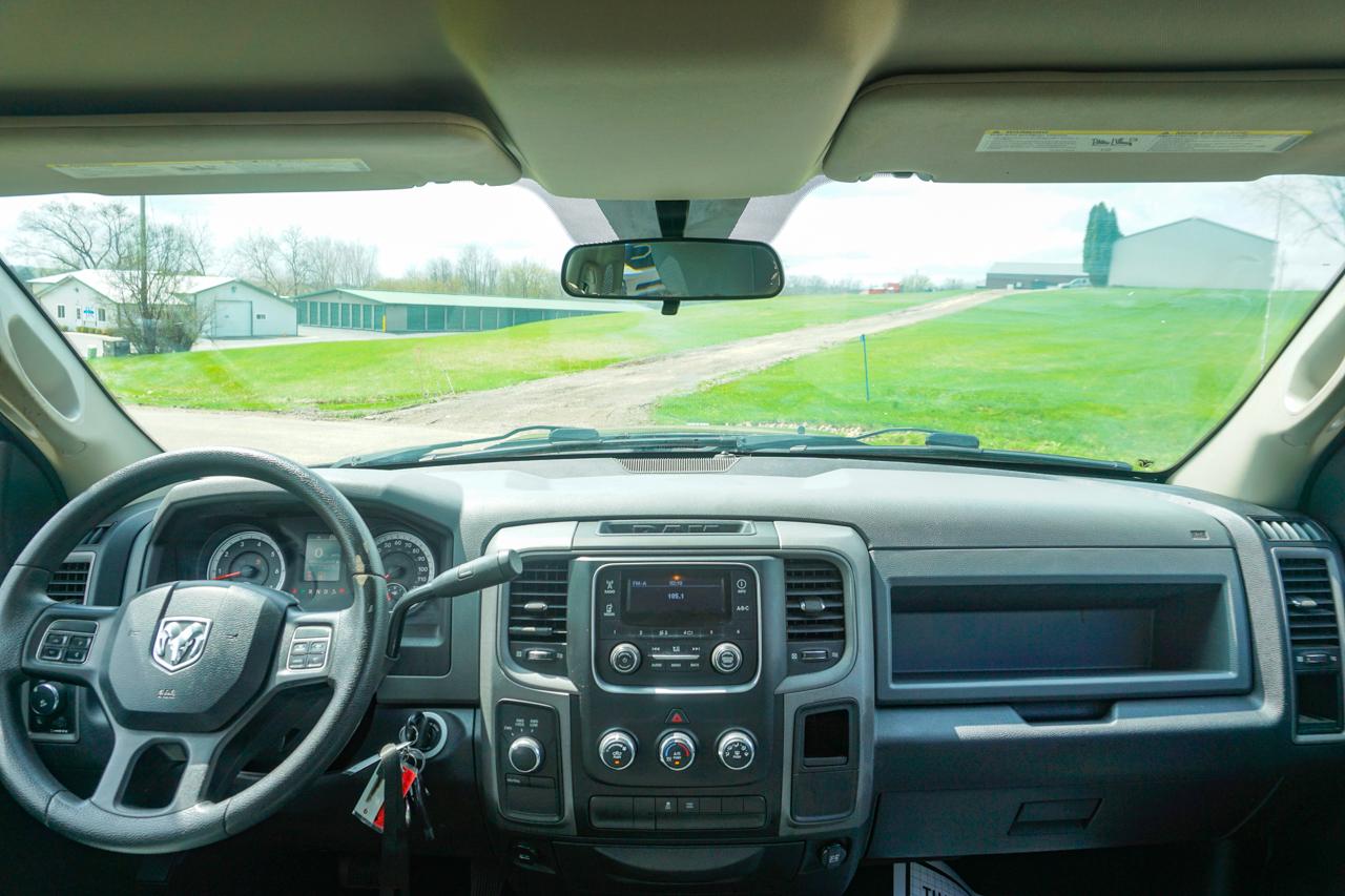 RAM 1500 4WD Quad Cab 140.5" Express 2013