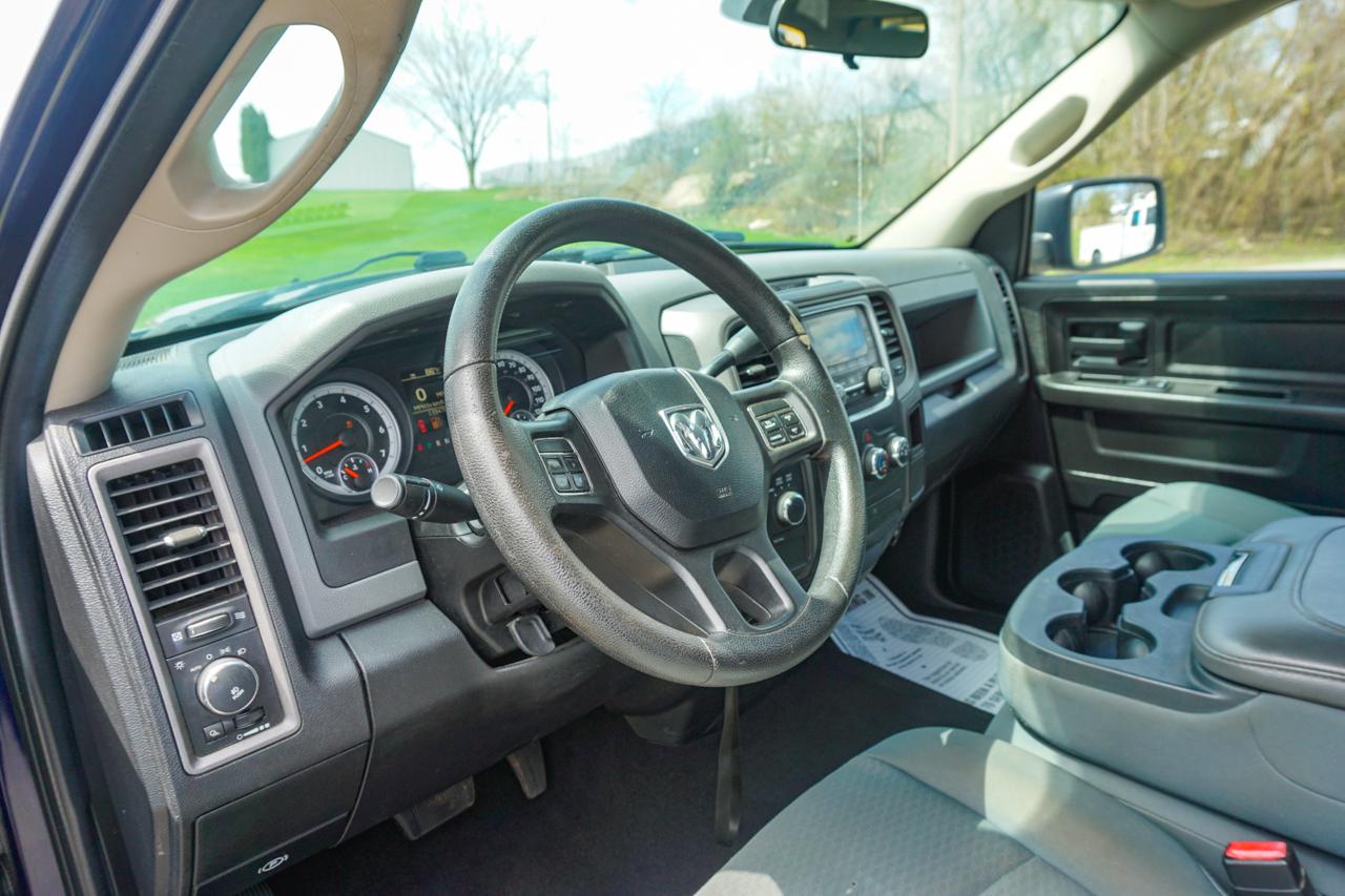 RAM 1500 4WD Quad Cab 140.5" Express 2013