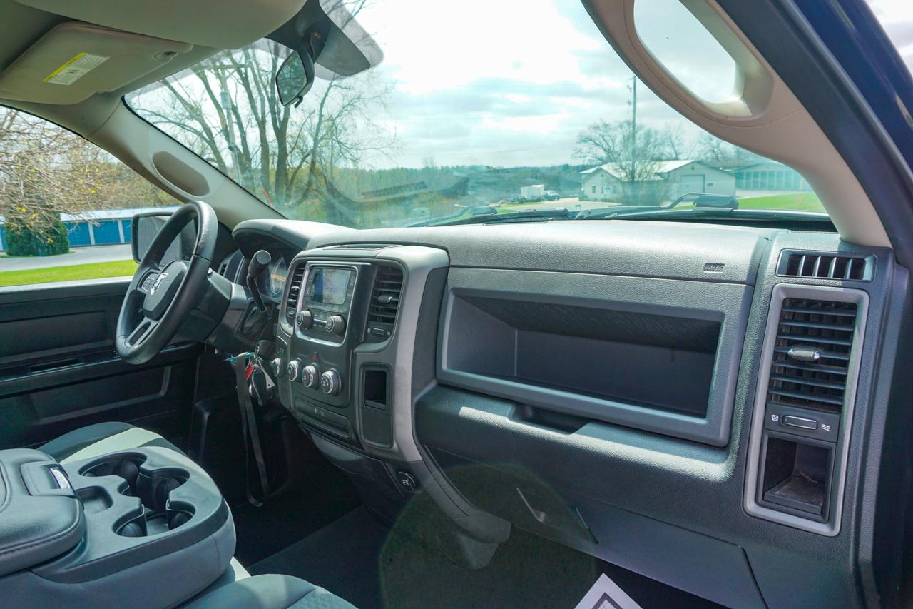 RAM 1500 4WD Quad Cab 140.5" Express 2013