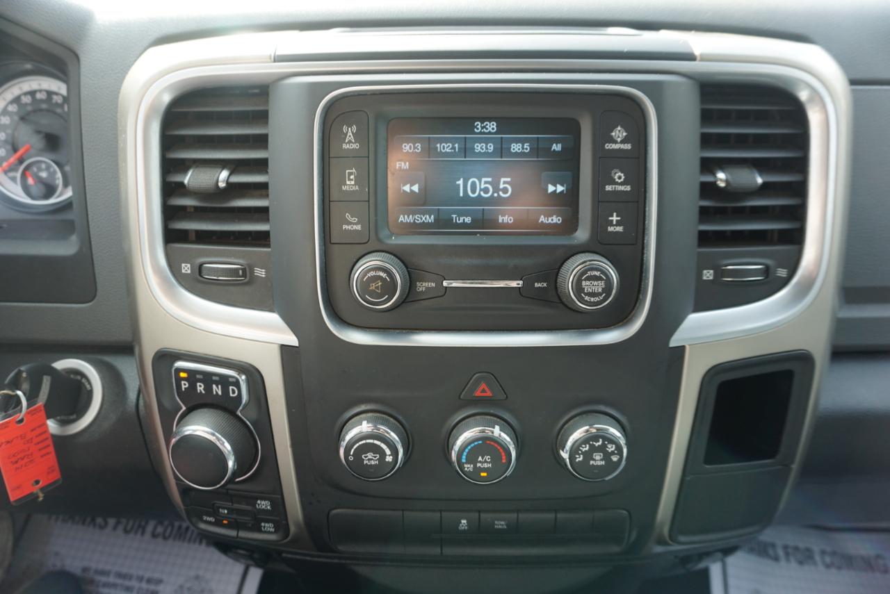 RAM 1500 4WD Quad Cab 140.5" SLT 2014