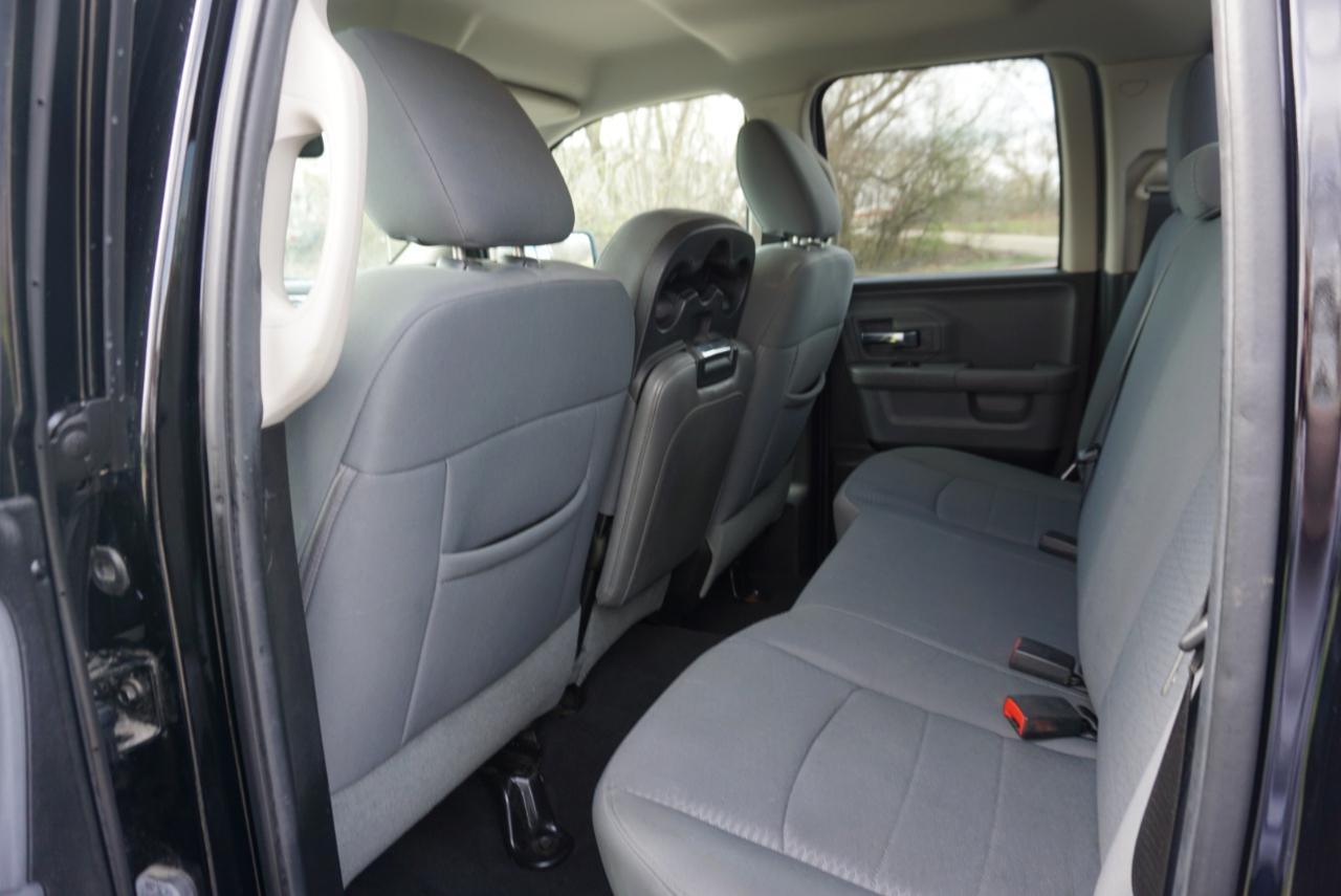 RAM 1500 4WD Quad Cab 140.5" SLT 2014