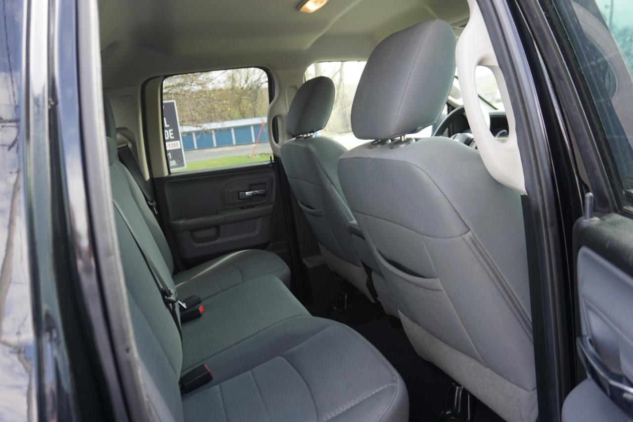 RAM 1500 4WD Quad Cab 140.5" SLT 2014