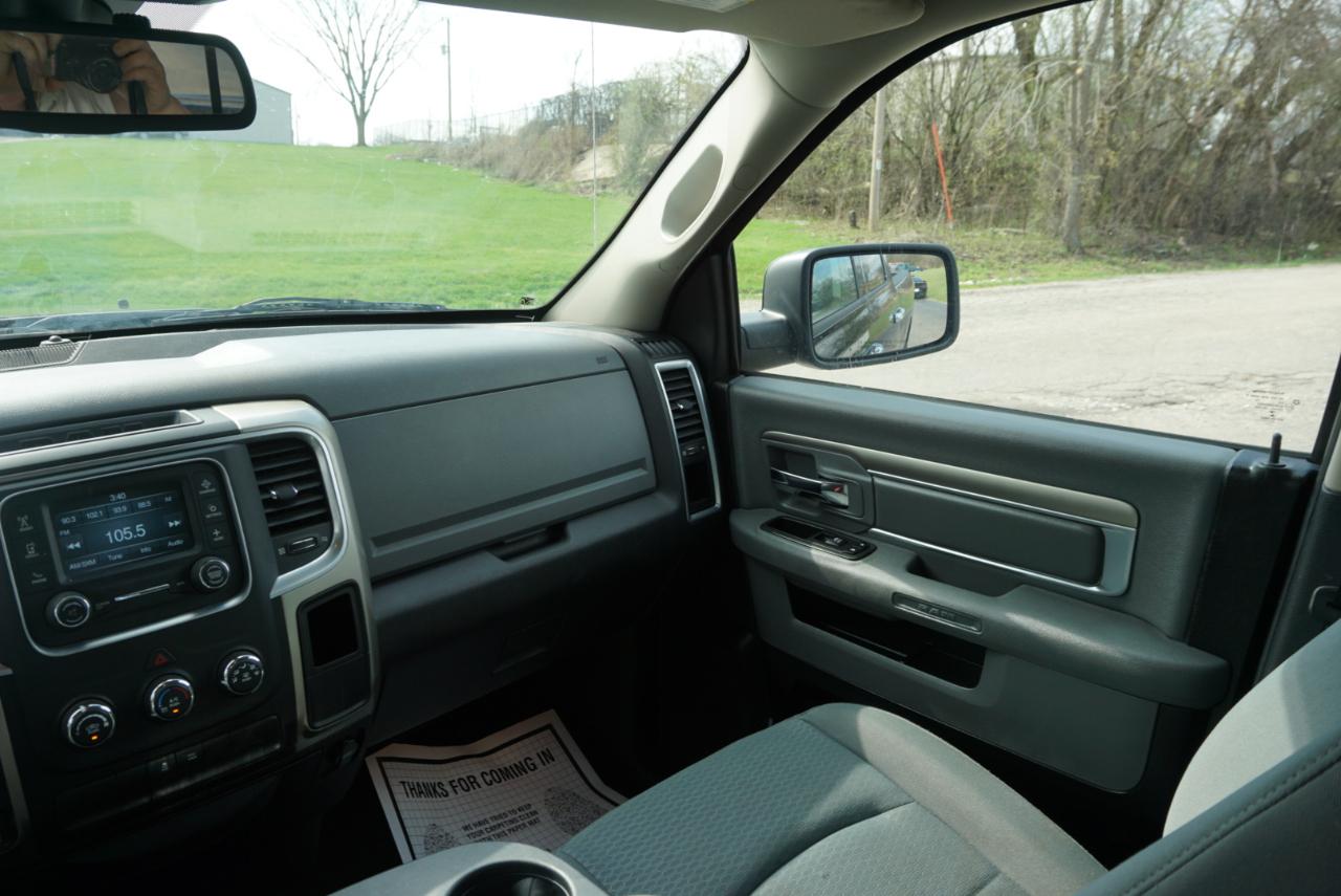 RAM 1500 4WD Quad Cab 140.5" SLT 2014