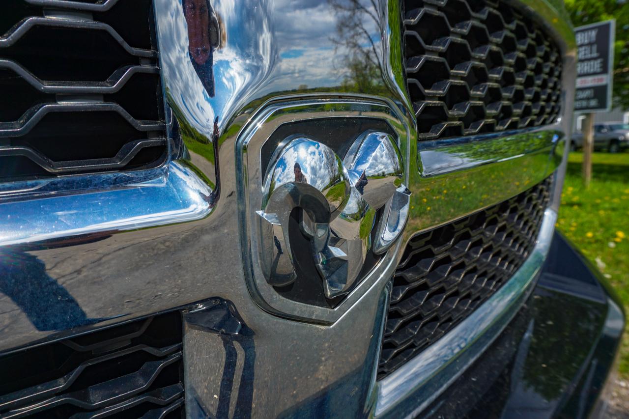 RAM 1500 4WD Quad Cab 140.5" SLT 2014
