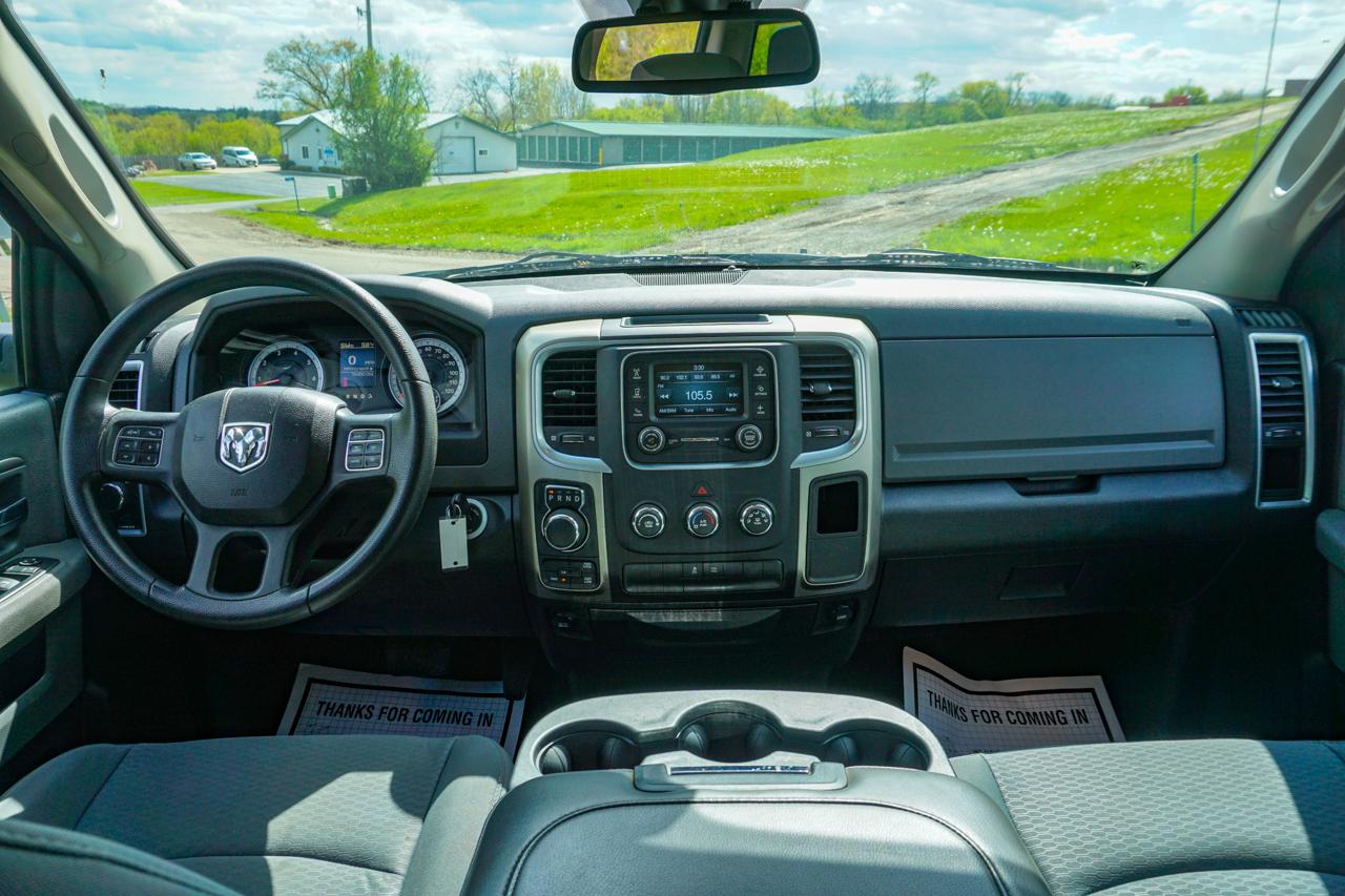 RAM 1500 4WD Quad Cab 140.5" SLT 2014