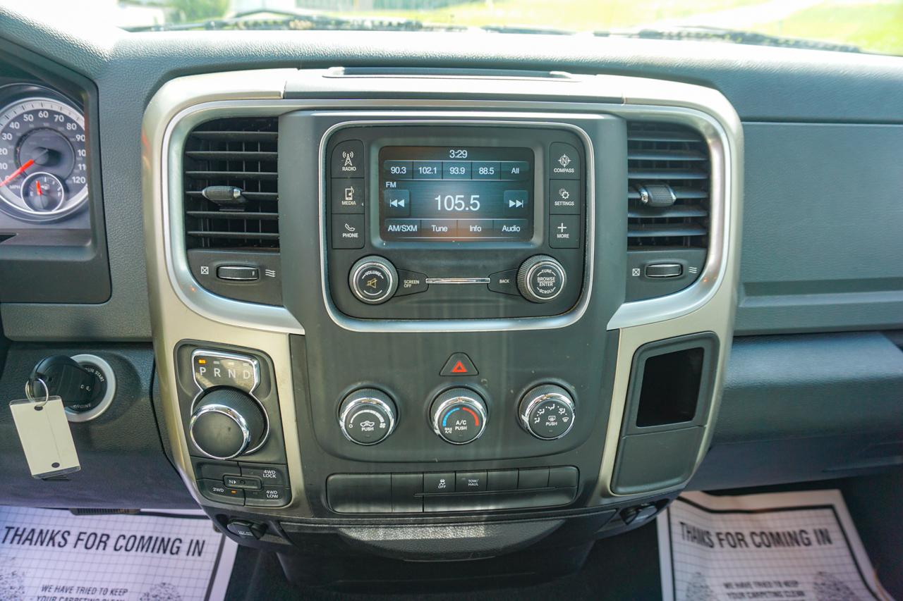 RAM 1500 4WD Quad Cab 140.5" SLT 2014