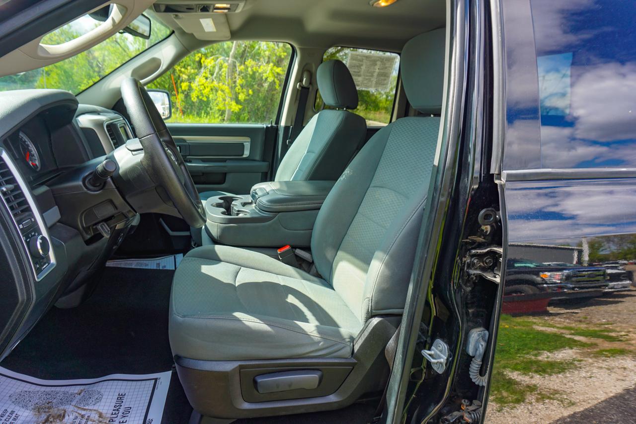RAM 1500 4WD Quad Cab 140.5" SLT 2014