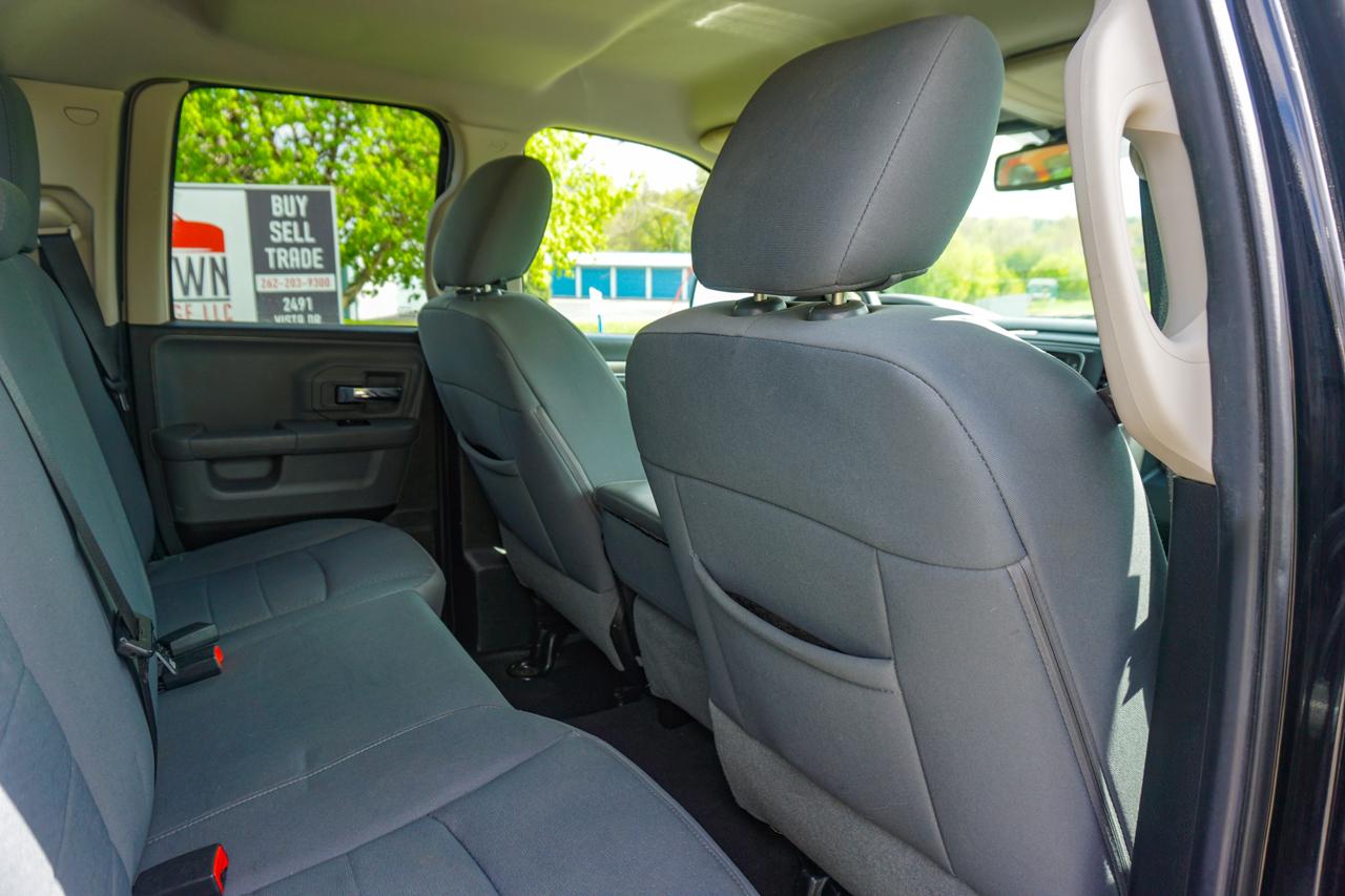 RAM 1500 4WD Quad Cab 140.5" SLT 2014