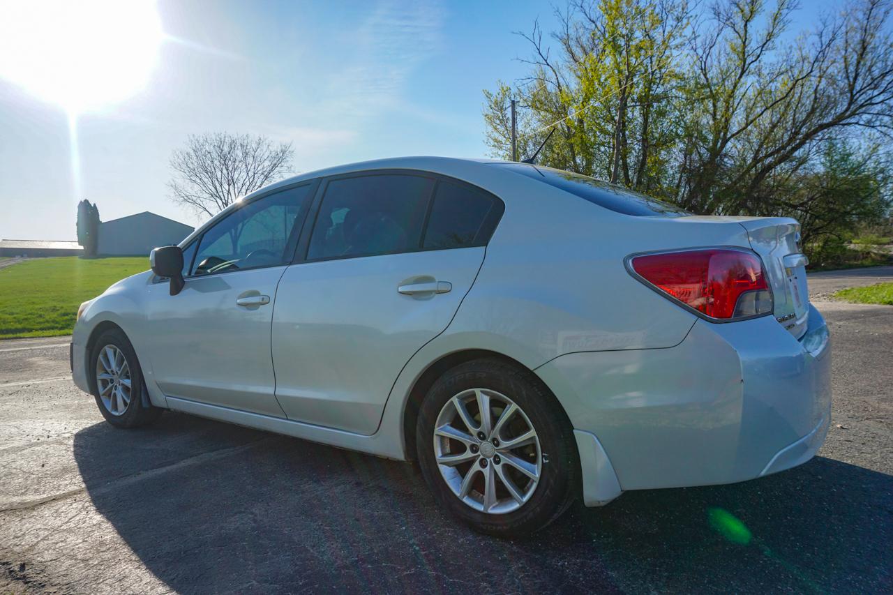 Subaru Impreza Sedan 4dr Auto 2.0i Premium 2013