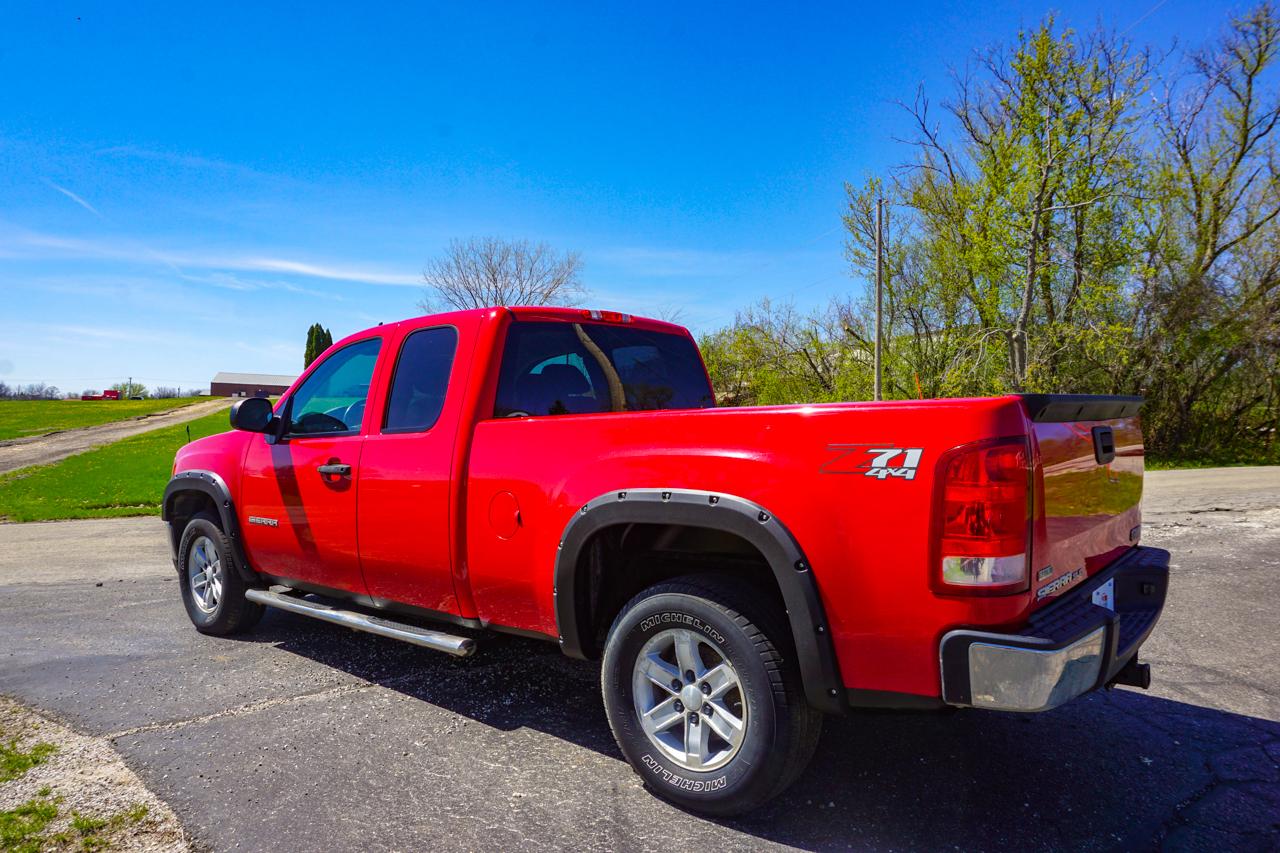 GMC Sierra 1500 4WD Ext Cab 143.5" SLE 2010