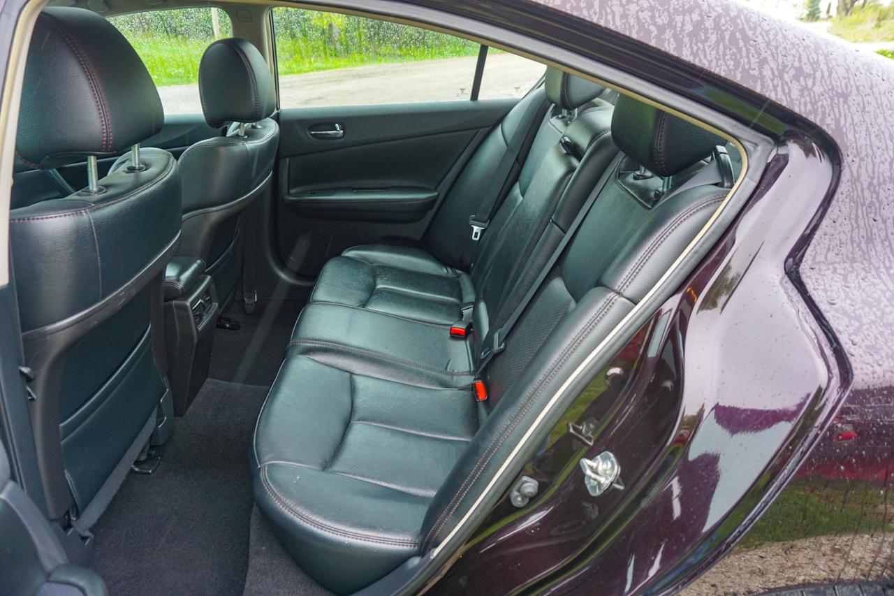 Nissan Maxima 4dr Sdn V6 CVT 3.5 SV 2012