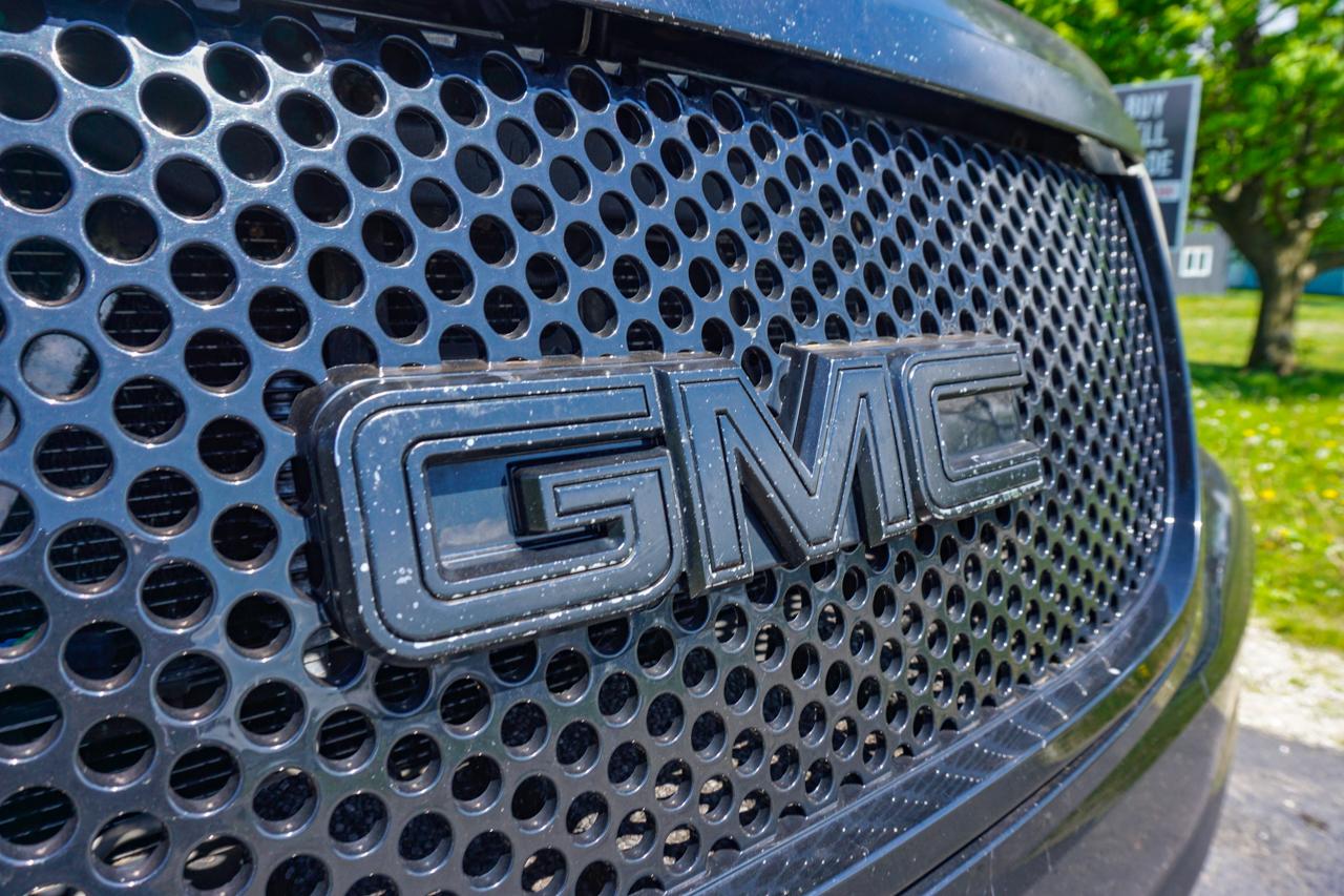 GMC Yukon XL 4WD 4dr 1500 SLT 2007