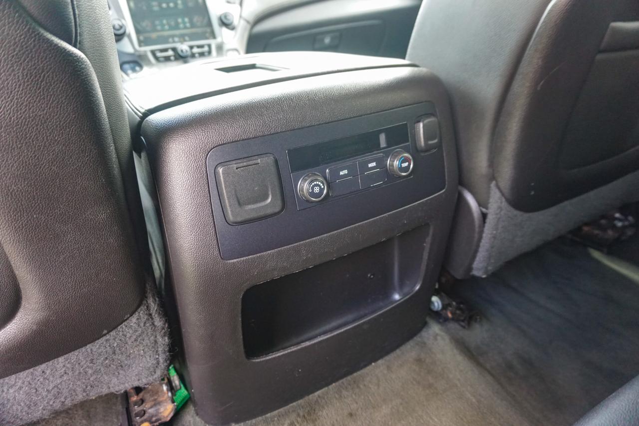 Chevrolet Tahoe 4WD 4dr LT 2015